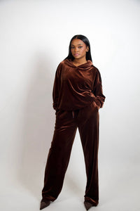FAITH DESIGN - Sweat femme en Velours chocolat avec strass "Jesus is King"